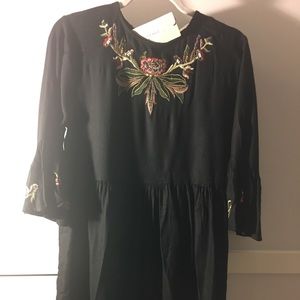 Zara black embroidered boxy dress. Size L. NWT